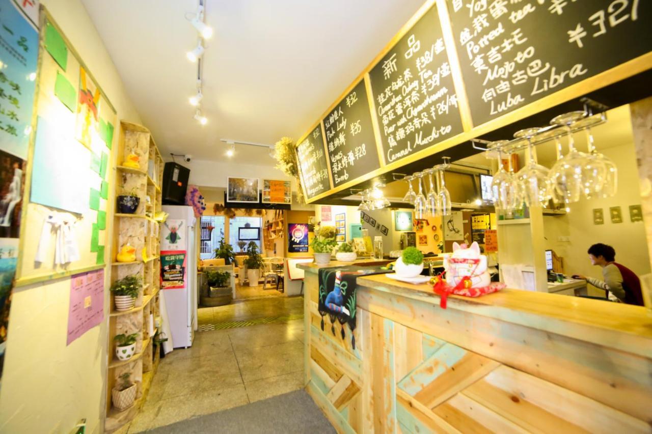Luoyang Heartland International Youth Hostel Екстер'єр фото