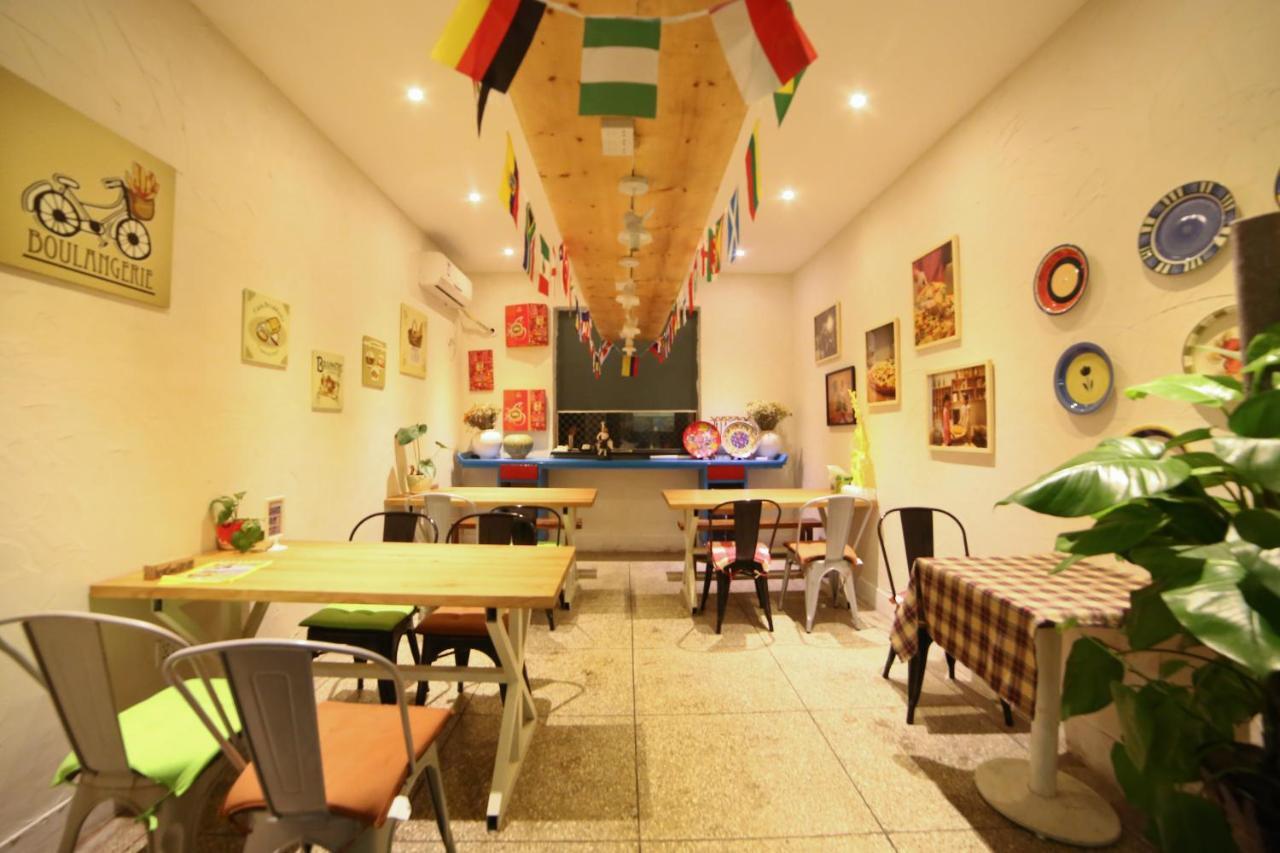 Luoyang Heartland International Youth Hostel Екстер'єр фото