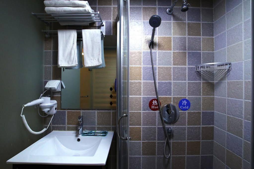 Luoyang Heartland International Youth Hostel Екстер'єр фото